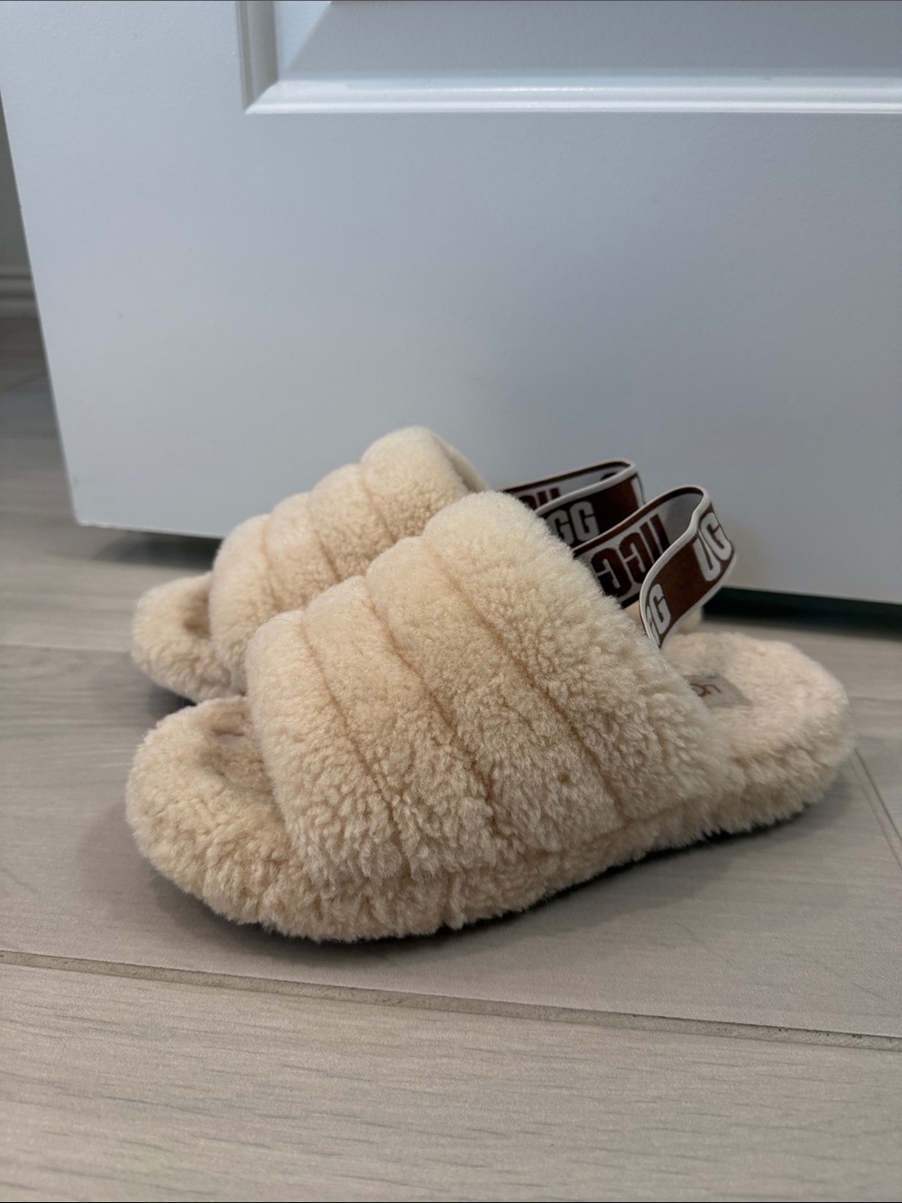 UGG Plush Shearling Slide - Chestnut